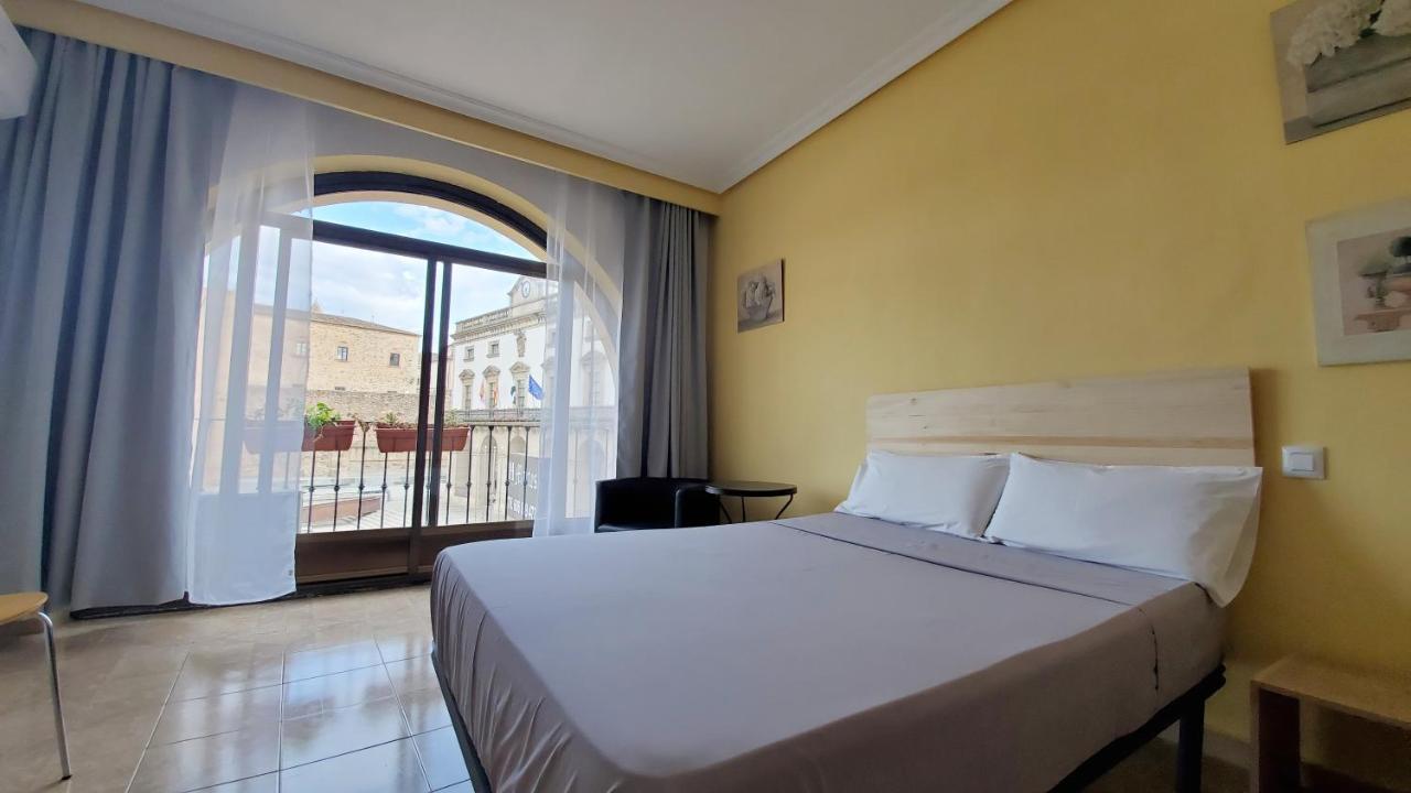 Hostal Martes Caceres Plaza Mayor - Tercer Piso Sin Ascensor Exteriör bild