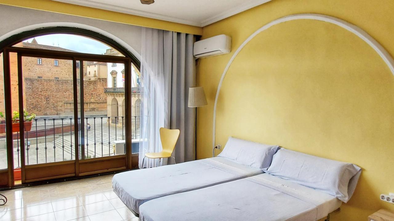 Hostal Martes Caceres Plaza Mayor - Tercer Piso Sin Ascensor Exteriör bild